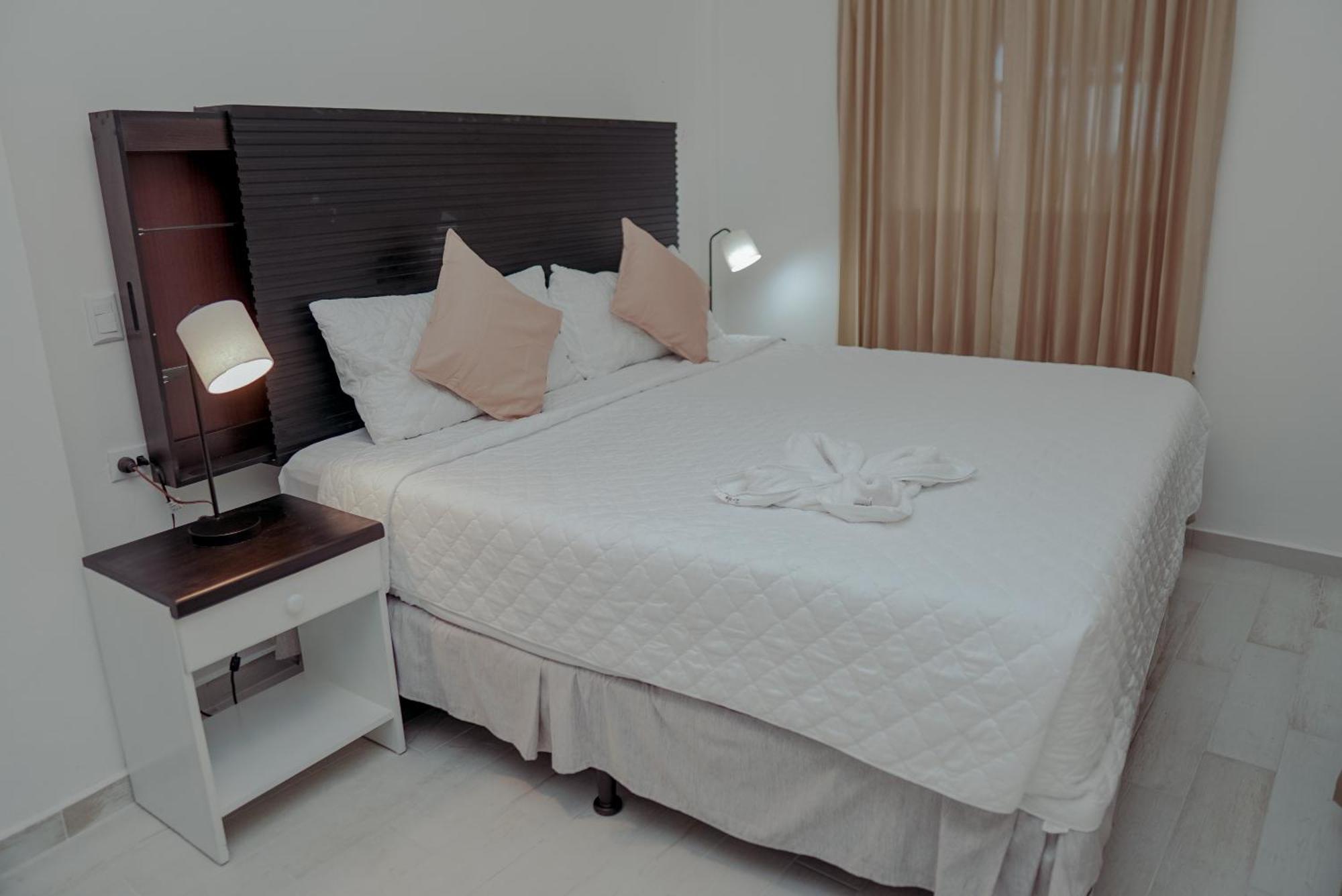 Hotel Villa Del Lago Flores Eksteriør bilde
