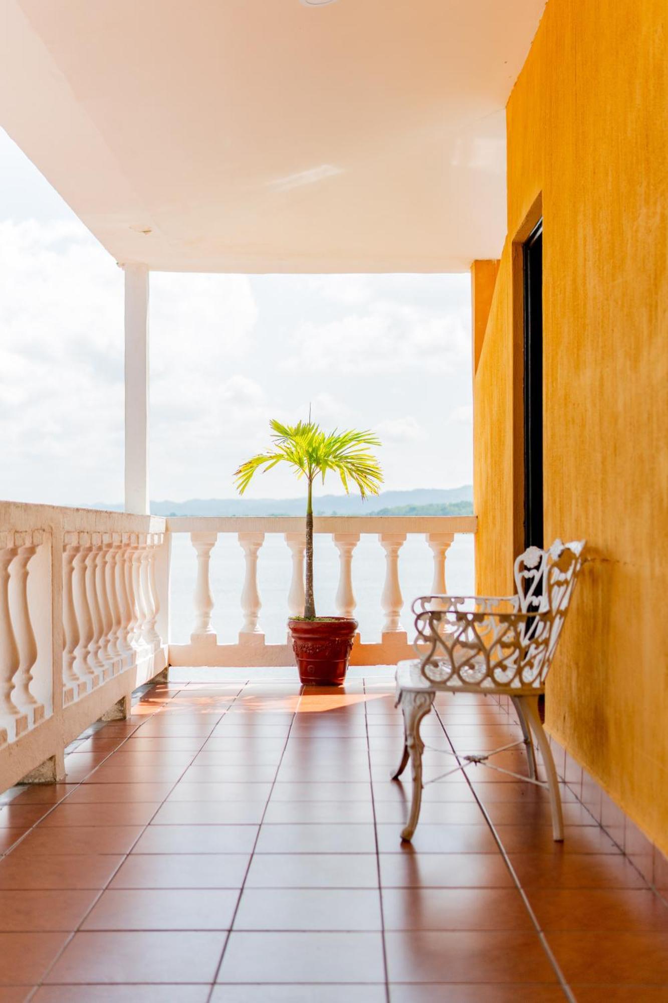 Hotel Villa Del Lago Flores Eksteriør bilde